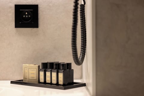 Twin Room | Bathroom | Combined shower/tub, hair dryer, towels, soap