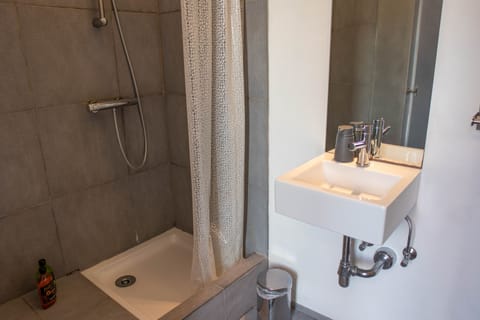 Double Room | Bathroom | Shower, hair dryer, towels