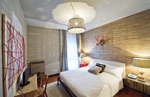 Double or Twin Room | Desk, rollaway beds, free WiFi, bed sheets