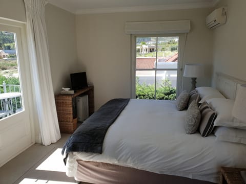 Luxury Room, 1 Bedroom | In-room safe, soundproofing, free WiFi