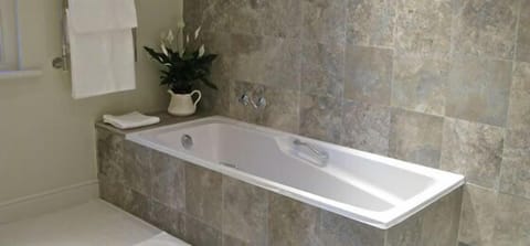 Luxury Room, 1 Bedroom | Deep soaking bathtub