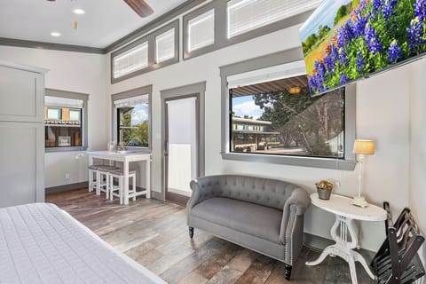 Cabin | Premium bedding, free WiFi, bed sheets