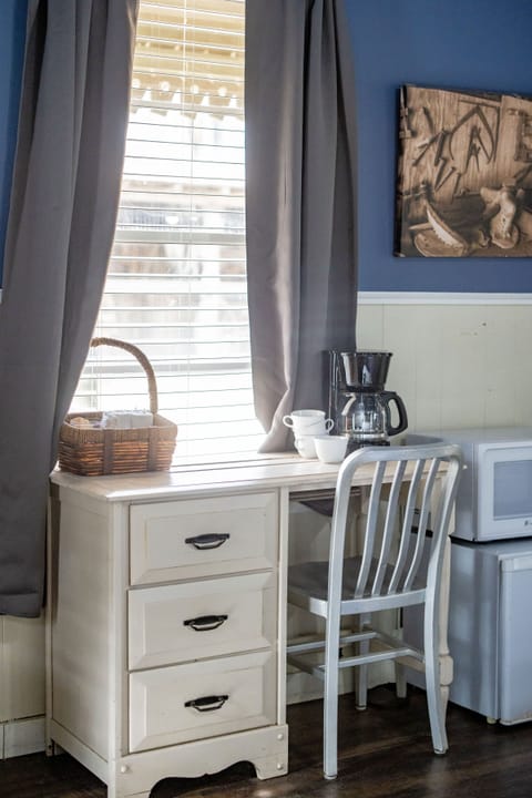 Pioneer Town Inn (not pet-friendly) | 2 bedrooms, premium bedding, free WiFi, bed sheets