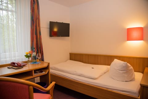 Economy Single Room | In-room safe, desk, free WiFi, bed sheets