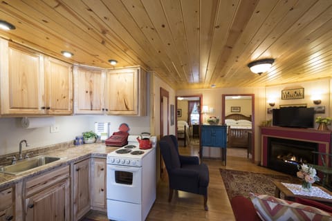 Room, Private Bathroom (Teal Cottage - Breakfast Not Included) | Private kitchen