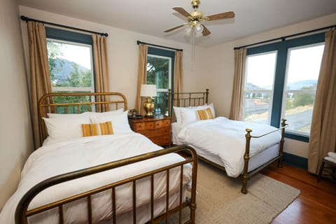 Quadruple Room, Shared Bathroom (Two Double Beds)