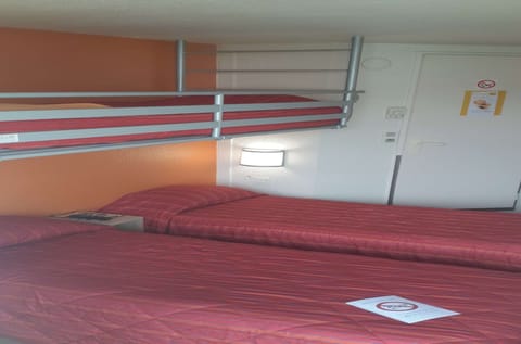 Standard Room, 3 Twin Beds | Premium bedding, desk, blackout drapes, free WiFi