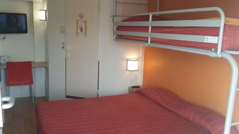 Standard Room, Multiple Beds (1 Double and 1 Single bed) | Premium bedding, desk, blackout drapes, free WiFi