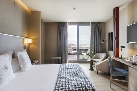 Deluxe Double Room | Premium bedding, down comforters, pillowtop beds, minibar