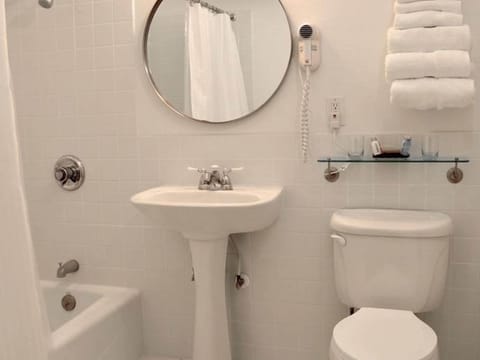 Standard Double Room, Ensuite (DOUBLE) | Bathroom