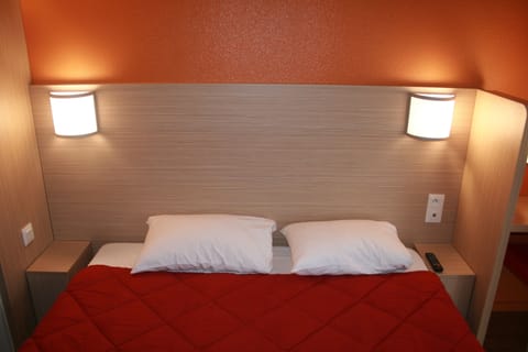 Standard Room, 1 Double Bed | Desk, free WiFi, bed sheets