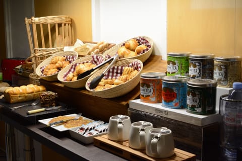 Daily buffet breakfast (EUR 13 per person)