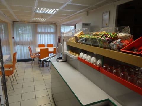 Daily buffet breakfast (EUR 6.5 per person)