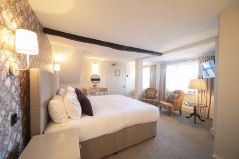 Grand Double Room, 1 Double Bed | Hypo-allergenic bedding, in-room safe, iron/ironing board, free WiFi