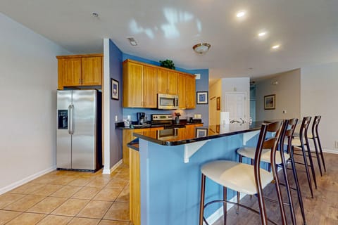 Condo, 3 Bedrooms (No View) | Private kitchen