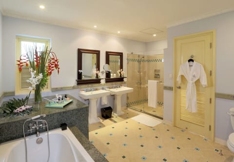 Villa, 1 Double Bed, Oceanfront (La Veranda) | Bathroom | Designer toiletries, hair dryer, bathrobes, slippers