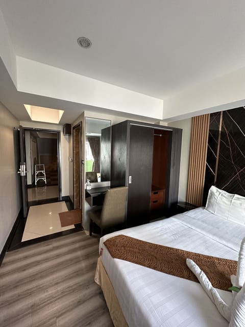 Superior Double Room | In-room safe, desk, free WiFi