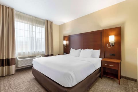 Suite, Accessible, Non Smoking | In-room safe, desk, laptop workspace, blackout drapes