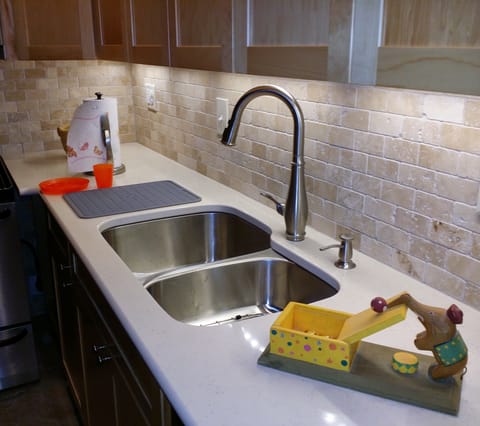 Studio, 1 Queen Bed, Kitchen, Garden Area | Private kitchen | Shared fridge, microwave, coffee/tea maker