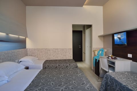 Triple Room | Premium bedding, minibar, in-room safe, desk