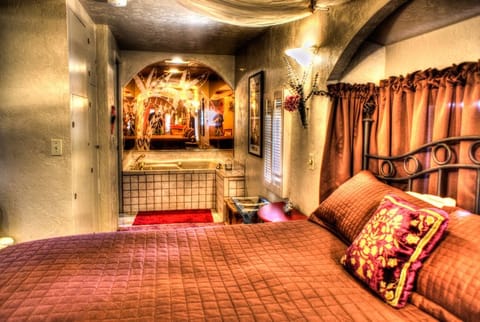 Standard Cabin, Private Bathroom (Casablanca) | 1 bedroom, hypo-allergenic bedding, individually decorated