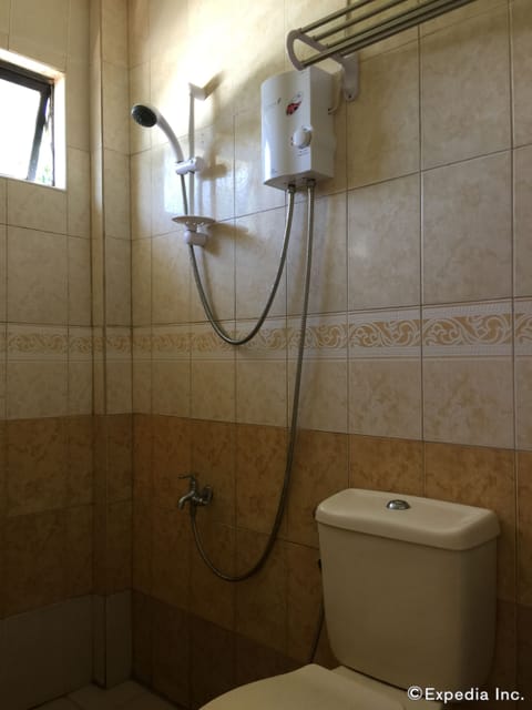 Double Bed Room, Private Bathroom | Bathroom | Free toiletries, slippers, towels