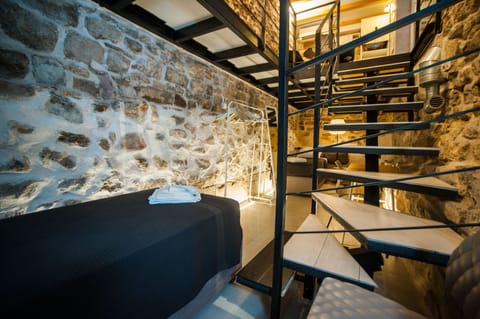 Deluxe Triple Room | 4 bedrooms, premium bedding, down comforters, Select Comfort beds