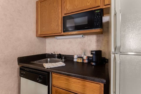 Minibar, iron/ironing board, free cribs/infant beds, rollaway beds