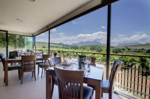 Breakfast and lunch served, garden views