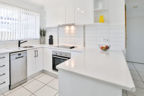 Vogue - 2 Bedroom with Courtyards | Private kitchen | Full-size fridge, microwave, oven, stovetop