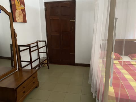 Standard Double Room, 1 Bedroom, City View | Desk, laptop workspace, iron/ironing board, free WiFi