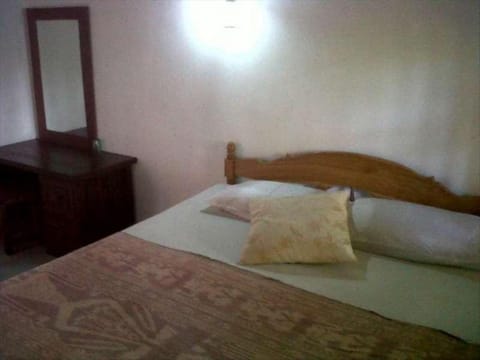 Desk, laptop workspace, free WiFi, bed sheets