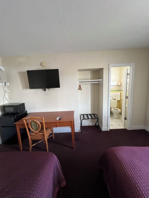 Standard Room, 2 Double Beds | Desk, free WiFi, bed sheets