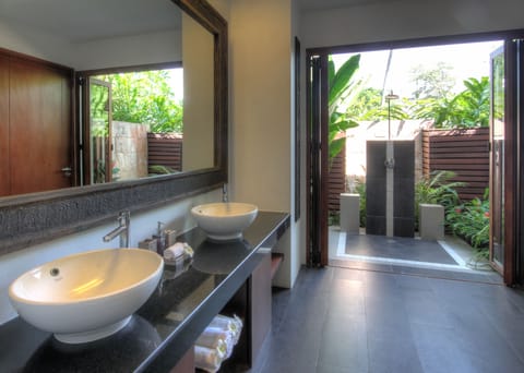 Deluxe Villa, 2 Bedrooms, Private Pool, Partial Ocean View | Bathroom sink