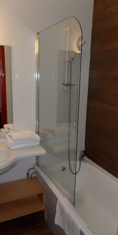 Double Room | Deep soaking bathtub
