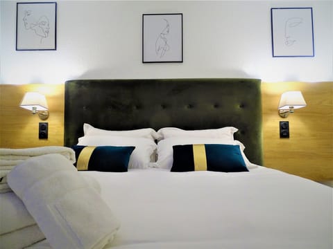 Deluxe Double Room | Premium bedding, individually furnished, desk, laptop workspace