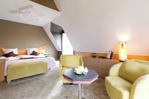 Superior Suite | Premium bedding, minibar, in-room safe, individually decorated