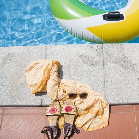 Seasonal outdoor pool, sun loungers