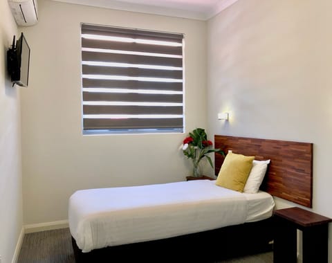 Basic Single Room With-Own Detached Bathroom | In-room safe, desk, iron/ironing board, free WiFi