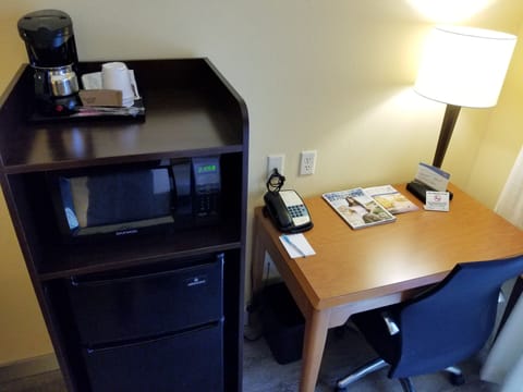 Premium bedding, pillowtop beds, in-room safe, desk