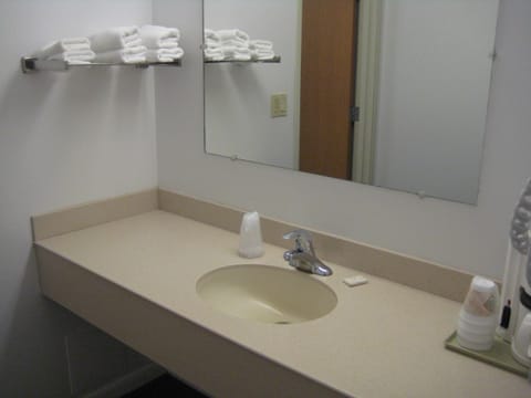 Standard Double Room | Bathroom sink