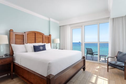 Executive Room, 1 King Bed, Balcony (Gulf Front) | Premium bedding, pillowtop beds, in-room safe, desk