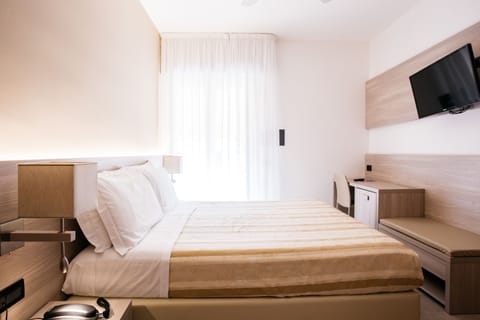 Superior Double Room, Non Smoking, Terrace | In-room safe, desk, laptop workspace, free WiFi