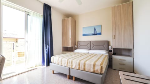 Superior Double Room, Non Smoking, Terrace | In-room safe, desk, laptop workspace, free WiFi