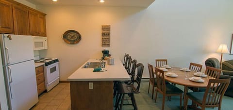 Condo, 3 Bedrooms | In-room dining