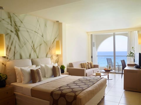 Deluxe Room with Sea View | Premium bedding, down comforters, pillowtop beds, minibar