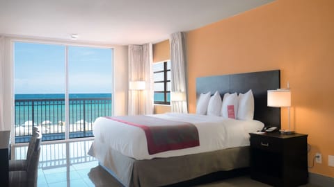 Room, 1 King Bed, Oceanfront (Non-Smoking) | In-room safe, desk, blackout drapes, iron/ironing board