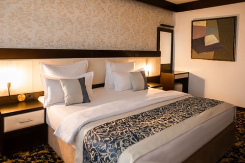 Deluxe Double or Twin Room | Premium bedding, minibar, in-room safe, desk