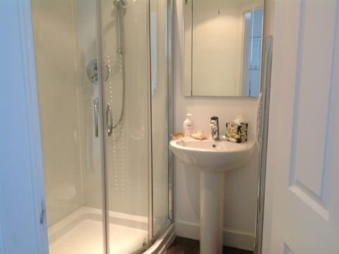 Double or Twin Room, Ensuite, Sea View (and Golf Course) | Bathroom