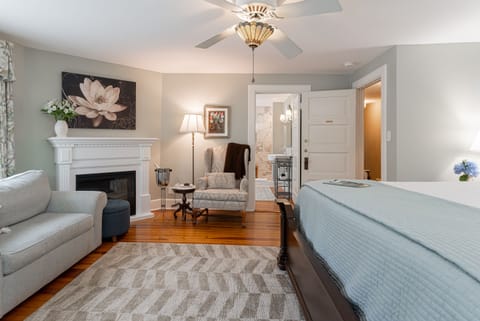 Room, 1 King Bed (Wible Suite) | Premium bedding, individually decorated, individually furnished